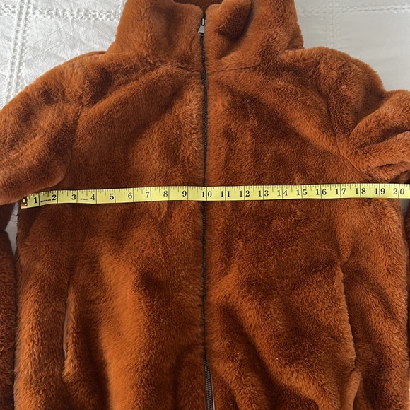 Faux fur bomber jacket - Picture 7 of 9